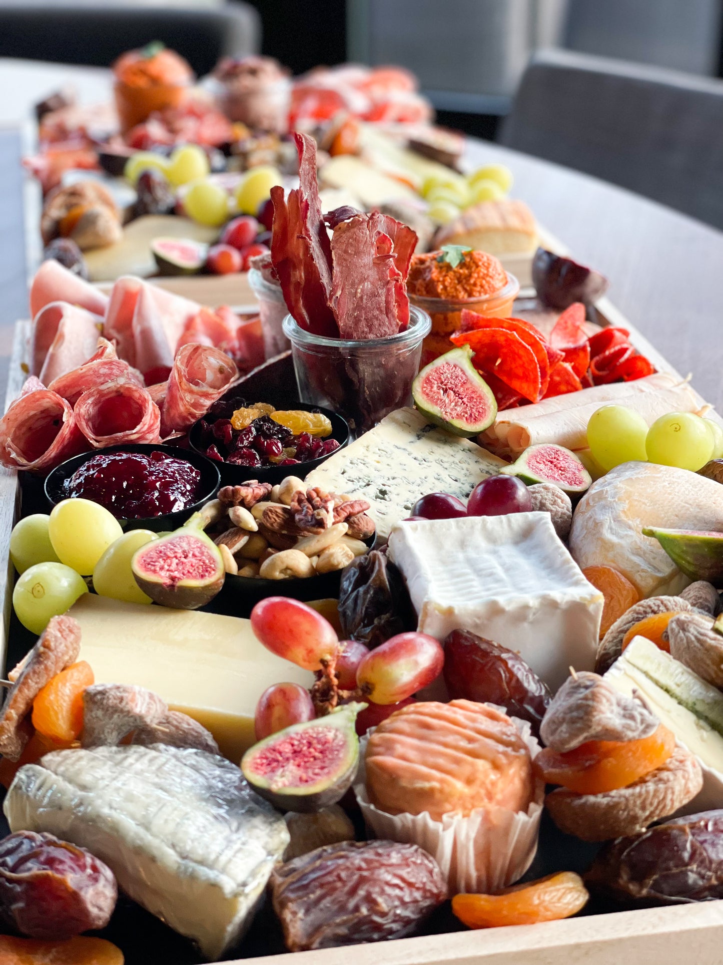 Feestfolder: Kaas- en charcuterieplank